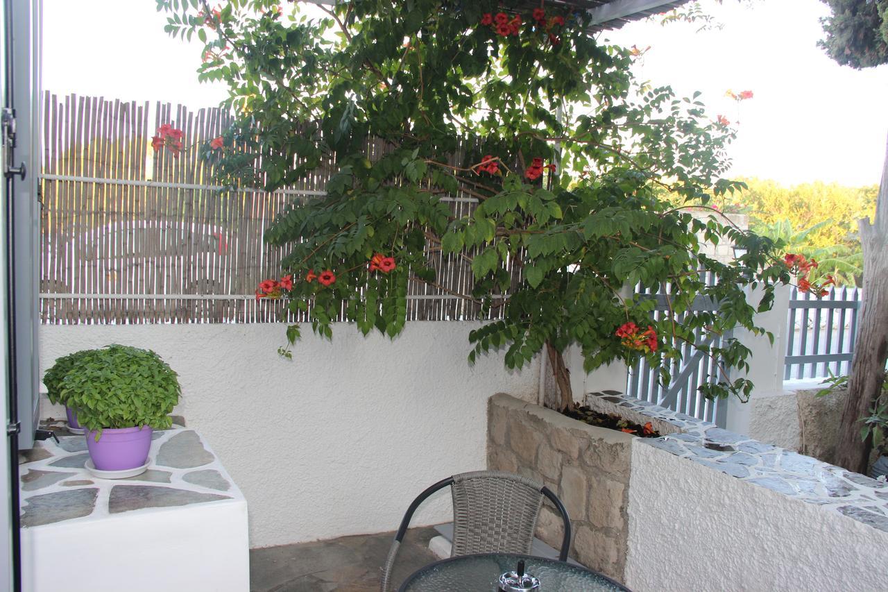 Gerania Milos Apartment Adamantas Exterior photo